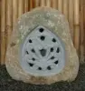 Artikelbild 1 des Artikels “Riverstone Laterne mit geschnitztem Motiv auf einer Seite, Licht kann durchscheinen! Durchschnittliche Größe 40 - 49cm Höhe “